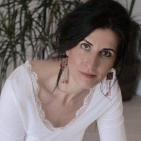 SZAUER HAJNALKA praticien.ne membre d'Ayurvedaen France